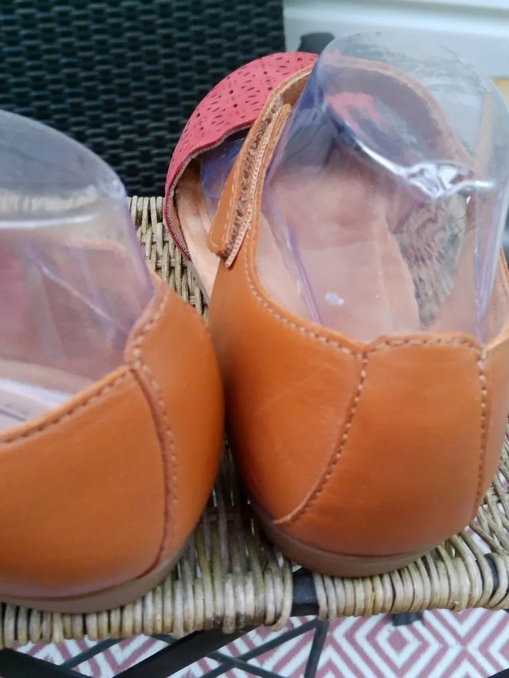 EARTH SHOES BROWN AND LIGHT RED SIZE  8.5 GOOD CONDITION - Picture 2 of 5